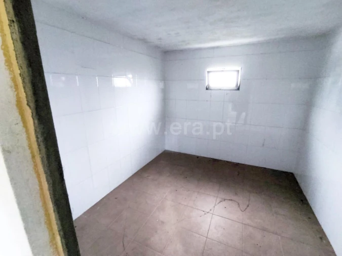 Moradia T2 para Venda em Livração Foto 3