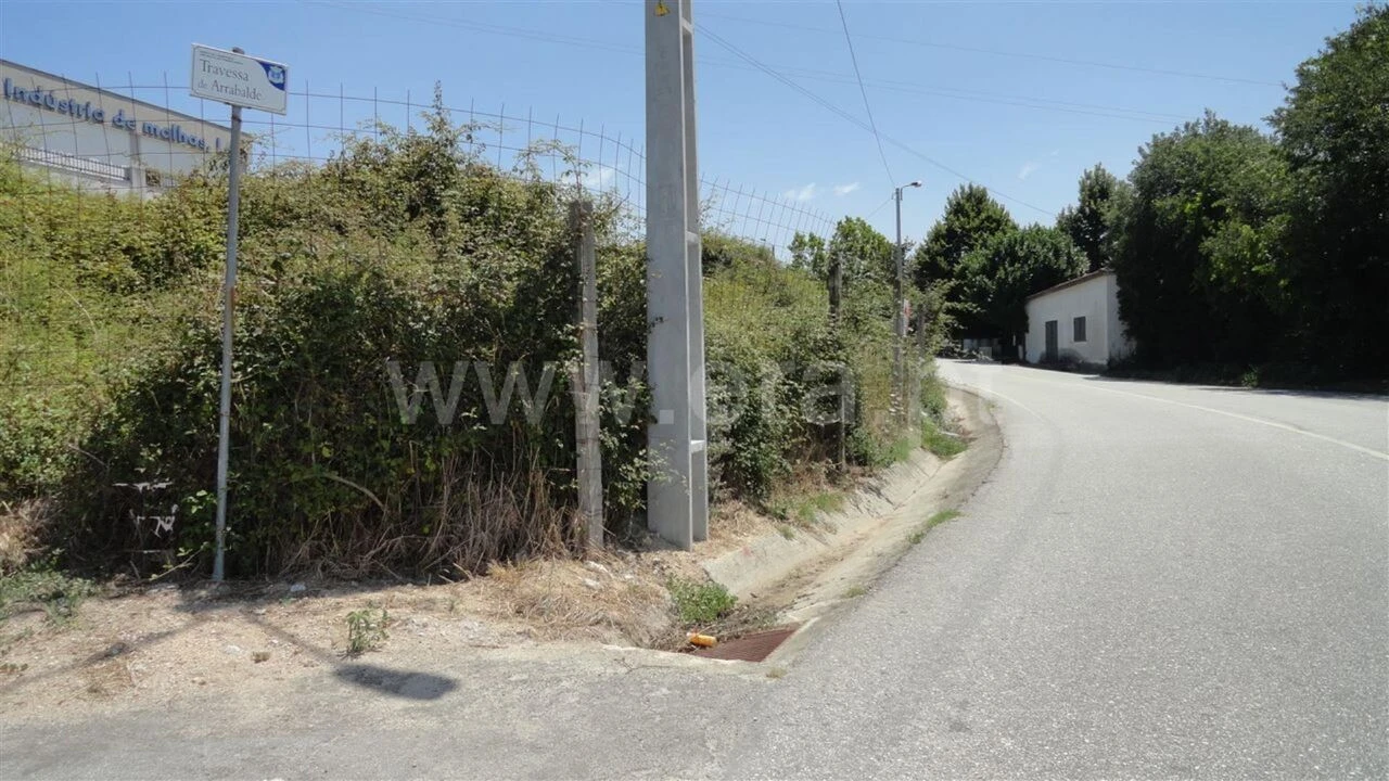 Terreno para Venda em Sobretamega Foto 3