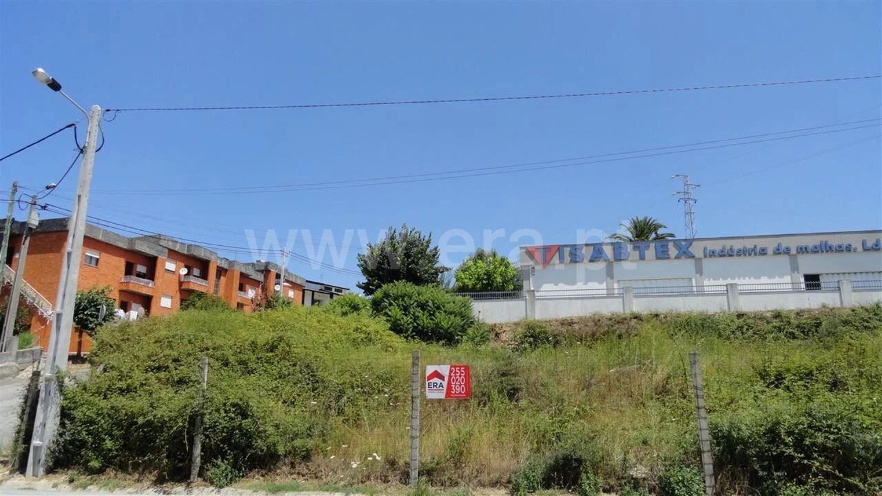 Terreno para Venda em Sobretamega Foto 2