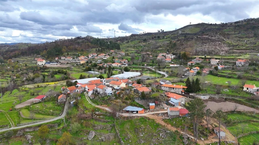 Moradia T0 para Venda em Ferreiros de Tendais Foto 2