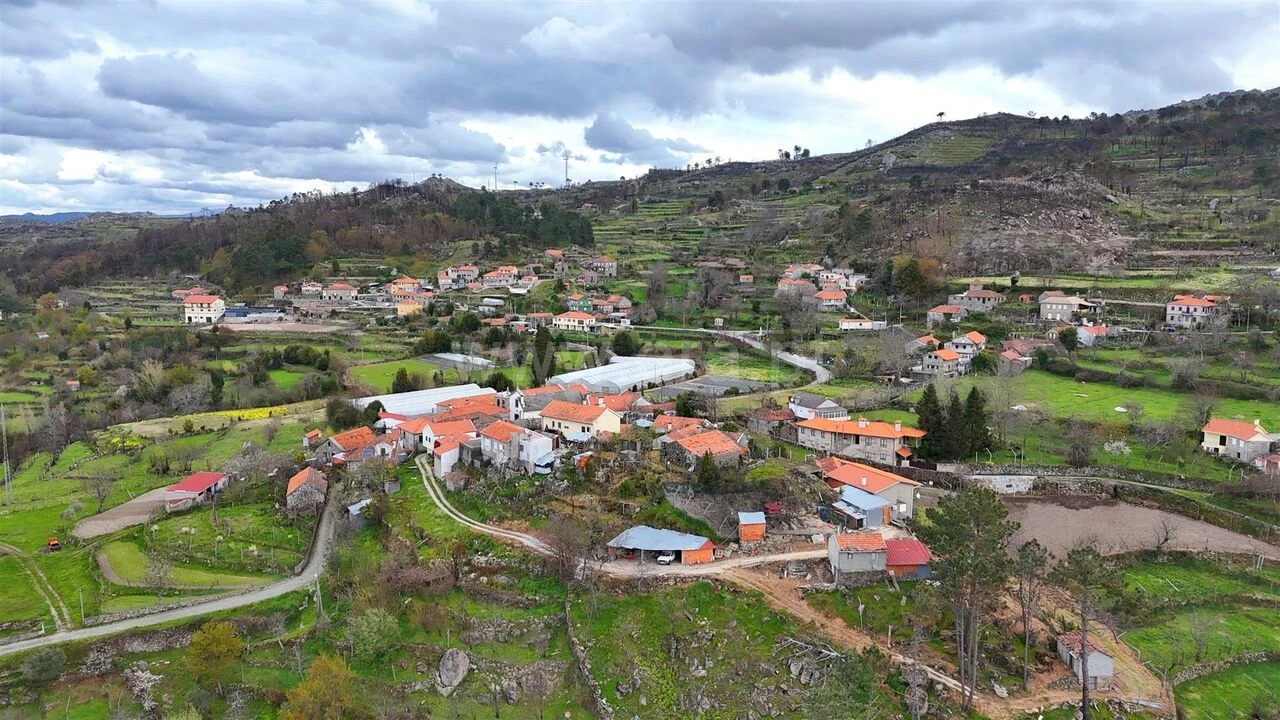 Moradia T0 para Venda em Ferreiros de Tendais Foto 2