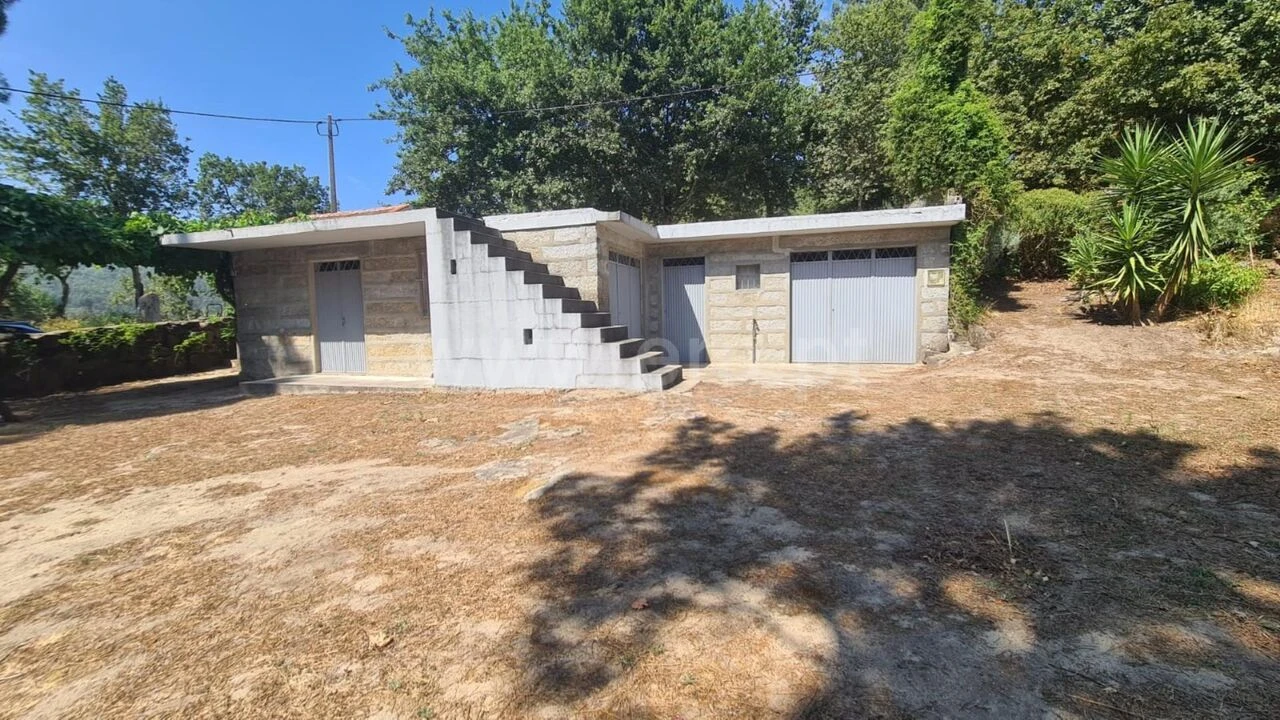 Terreno para Venda em Sande e São Lourenço Foto 1