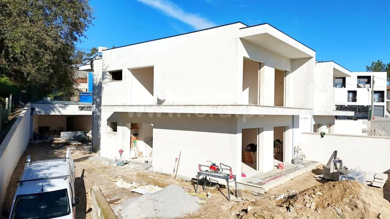 Moradia T3 para Venda em Sobretamega Foto 10