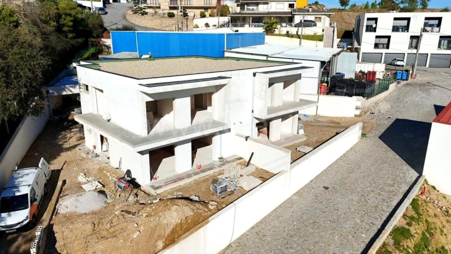 Moradia T3 para Venda em Sobretamega Foto 11