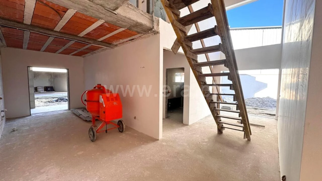 Moradia T3 para Venda em Sobretamega Foto 3