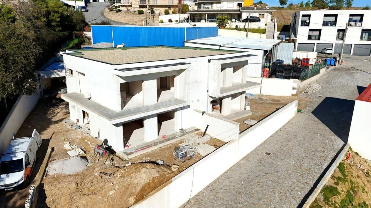 Moradia T3 para Venda em Sobretamega Foto 11