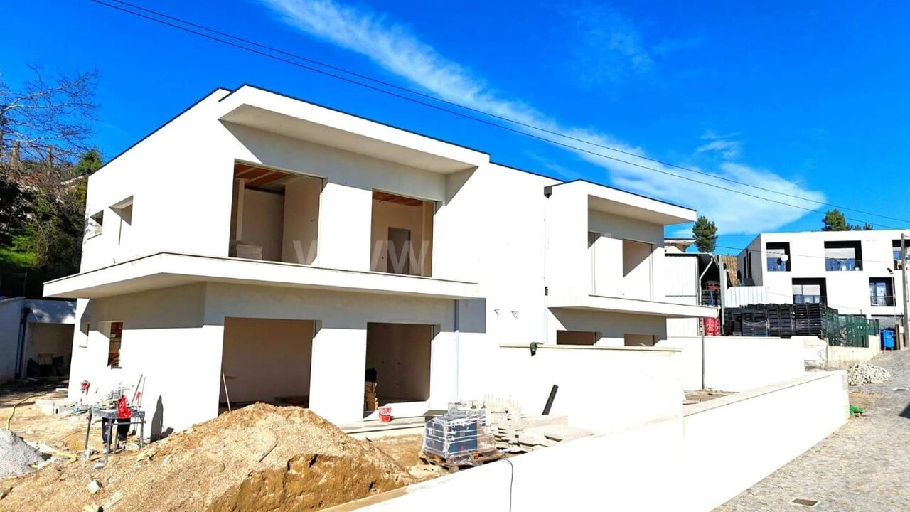 Moradia T3 para Venda em Sobretamega Foto 16