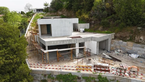 Moradia T4 para Venda em Avessadas e Rosém