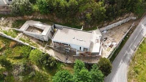 Moradia T4 para Venda em Avessadas e Rosém