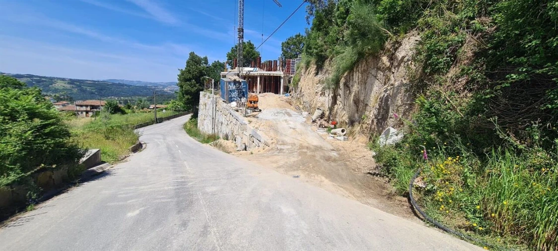 Moradia T4 para Venda em Avessadas e Rosém Foto 13