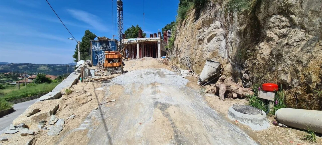 Moradia T4 para Venda em Avessadas e Rosém Foto 16