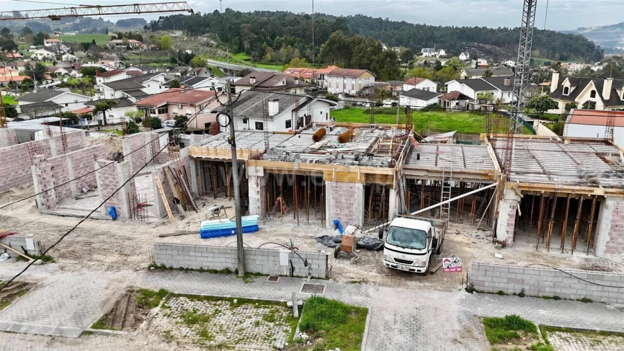 Moradia T3 para Venda em Castelões Foto 1