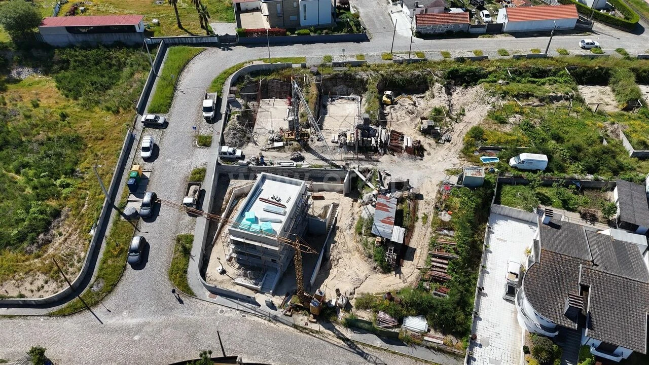 Moradia T3 para Venda em Castelões Foto 3