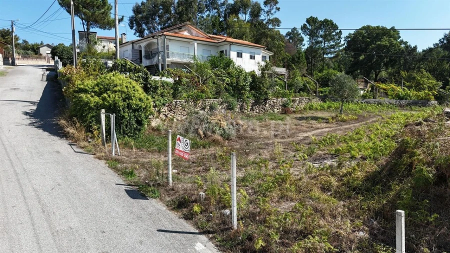 Terreno para Venda em Penhalonga e Paços de Gaiolo Foto 3