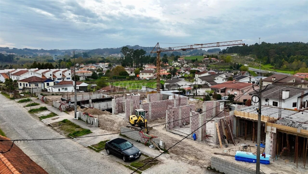 Moradia T3 para Venda em Castelões Foto 1