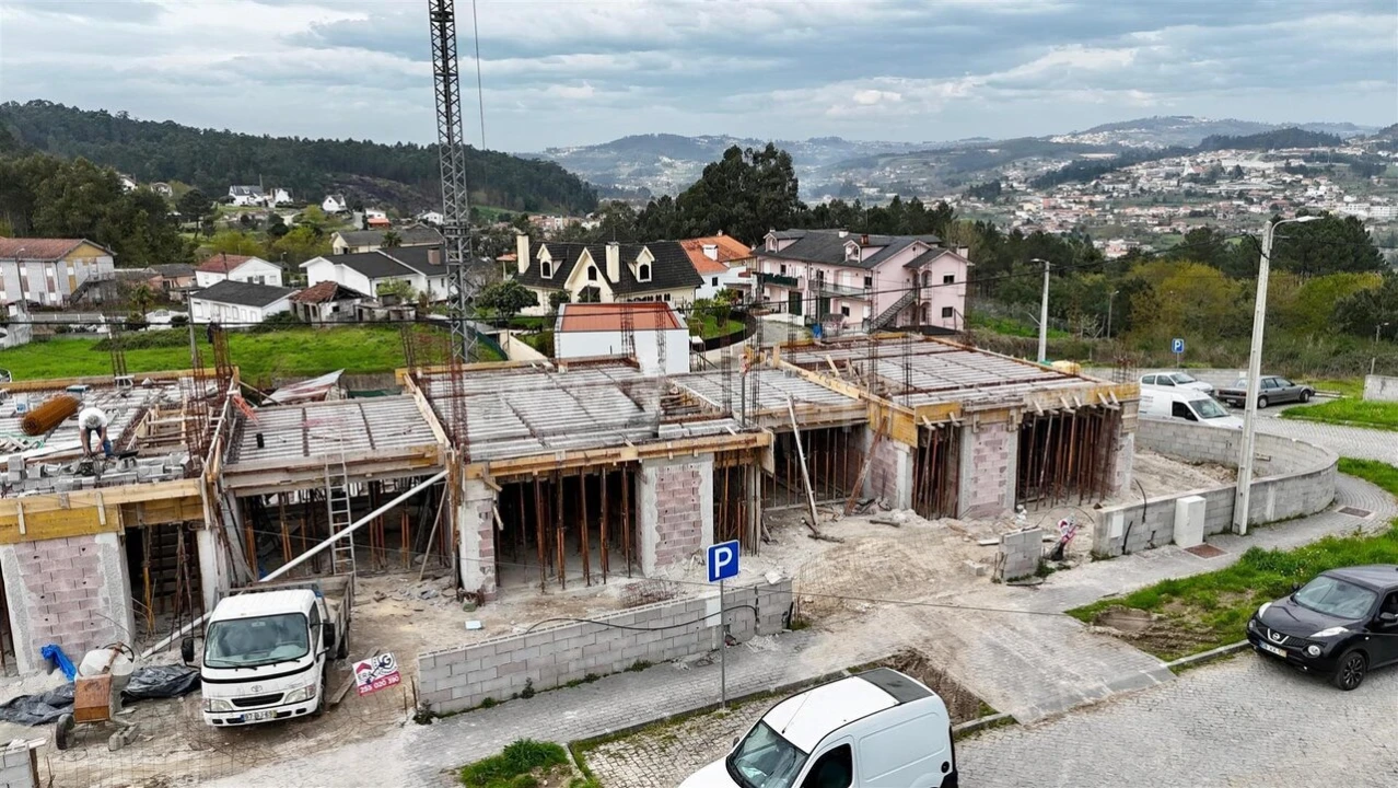 Moradia T3 para Venda em Castelões Foto 1