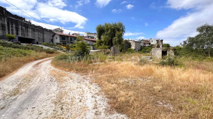 Terreno para Venda em Alpendorada, Várzea e Torrão Foto 9