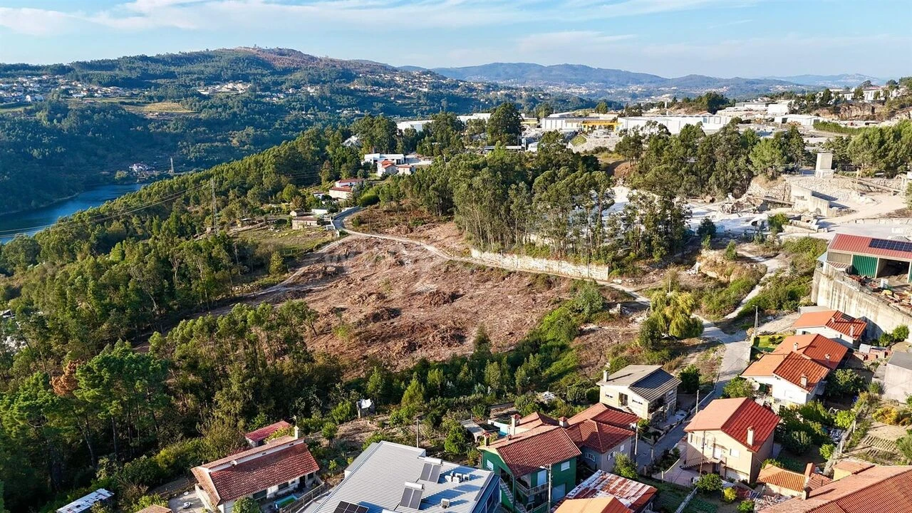 Terreno para Venda em Alpendorada, Várzea e Torrão Foto 5