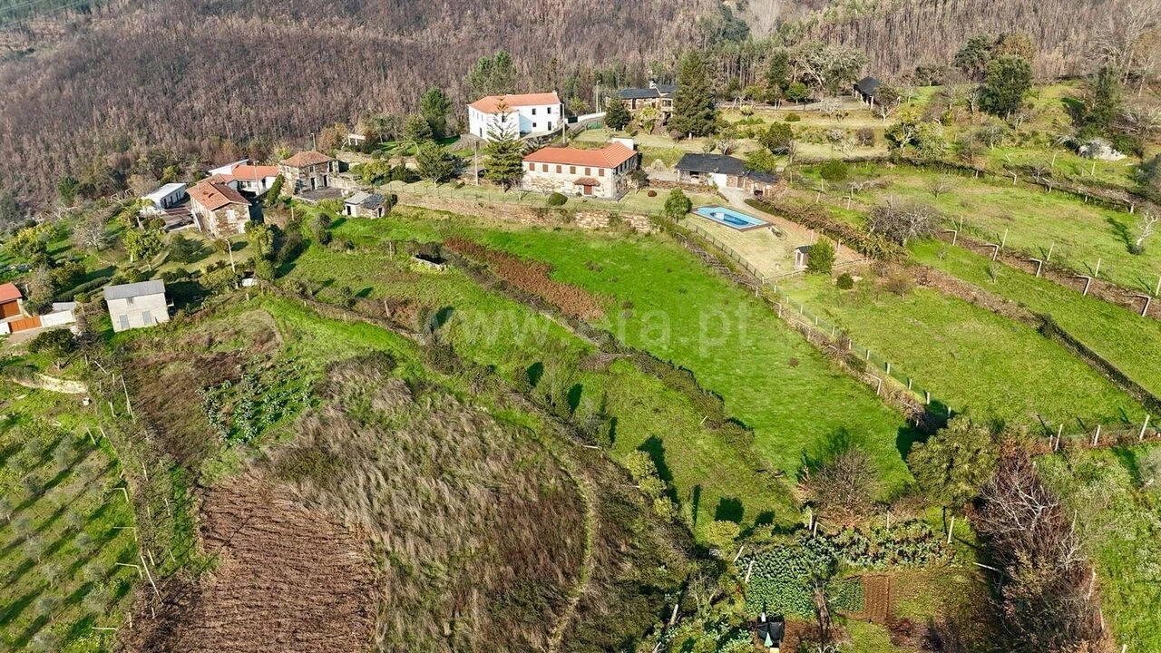 Moradia T3 para Venda em Canelas e Espiunca Foto 2