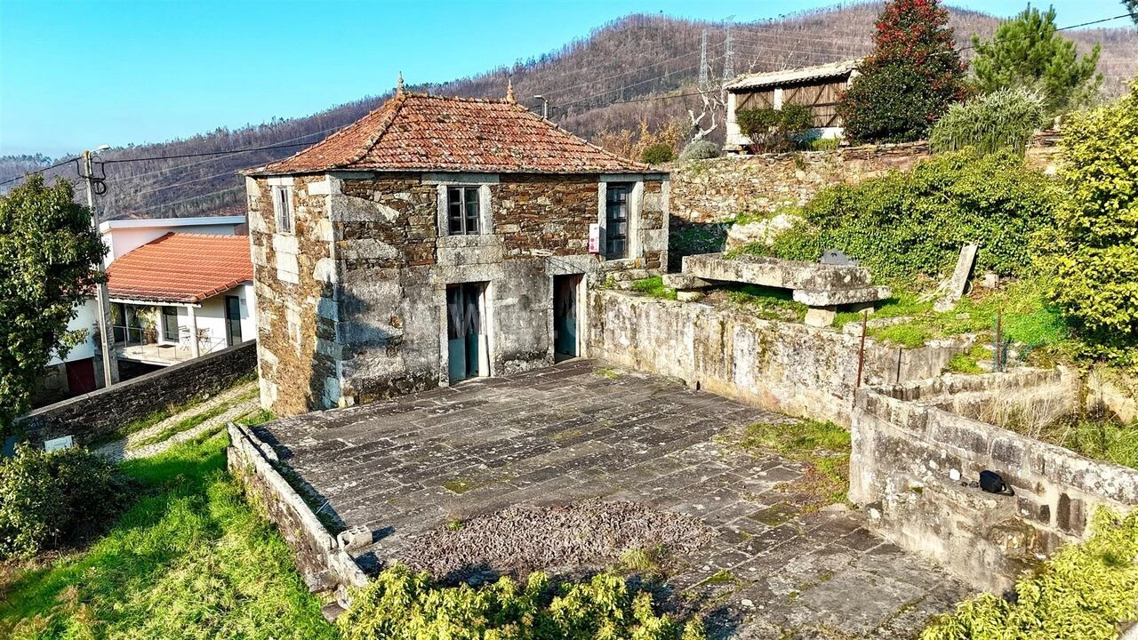 Moradia T3 para Venda em Canelas e Espiunca Foto 1