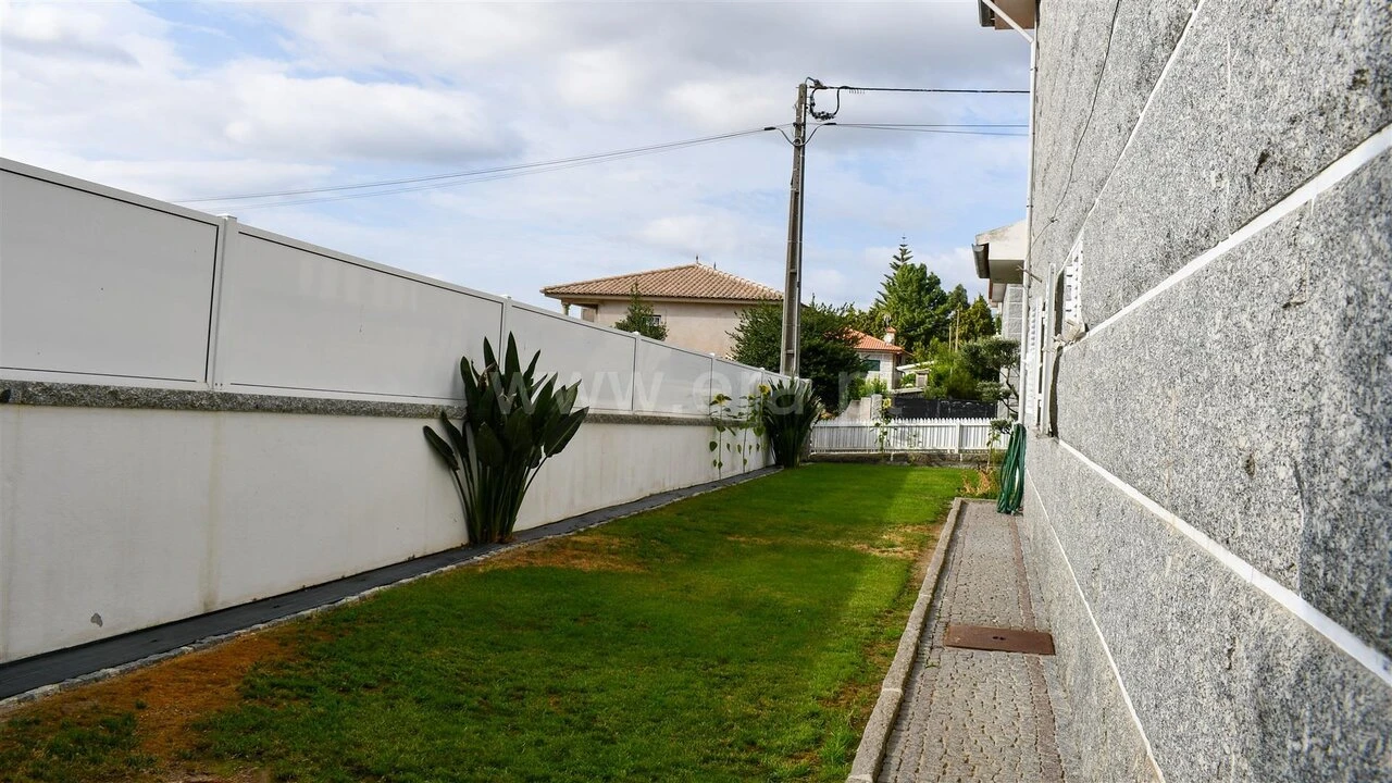 Moradia T4 para Venda em Vila Boa do Bispo Foto 10