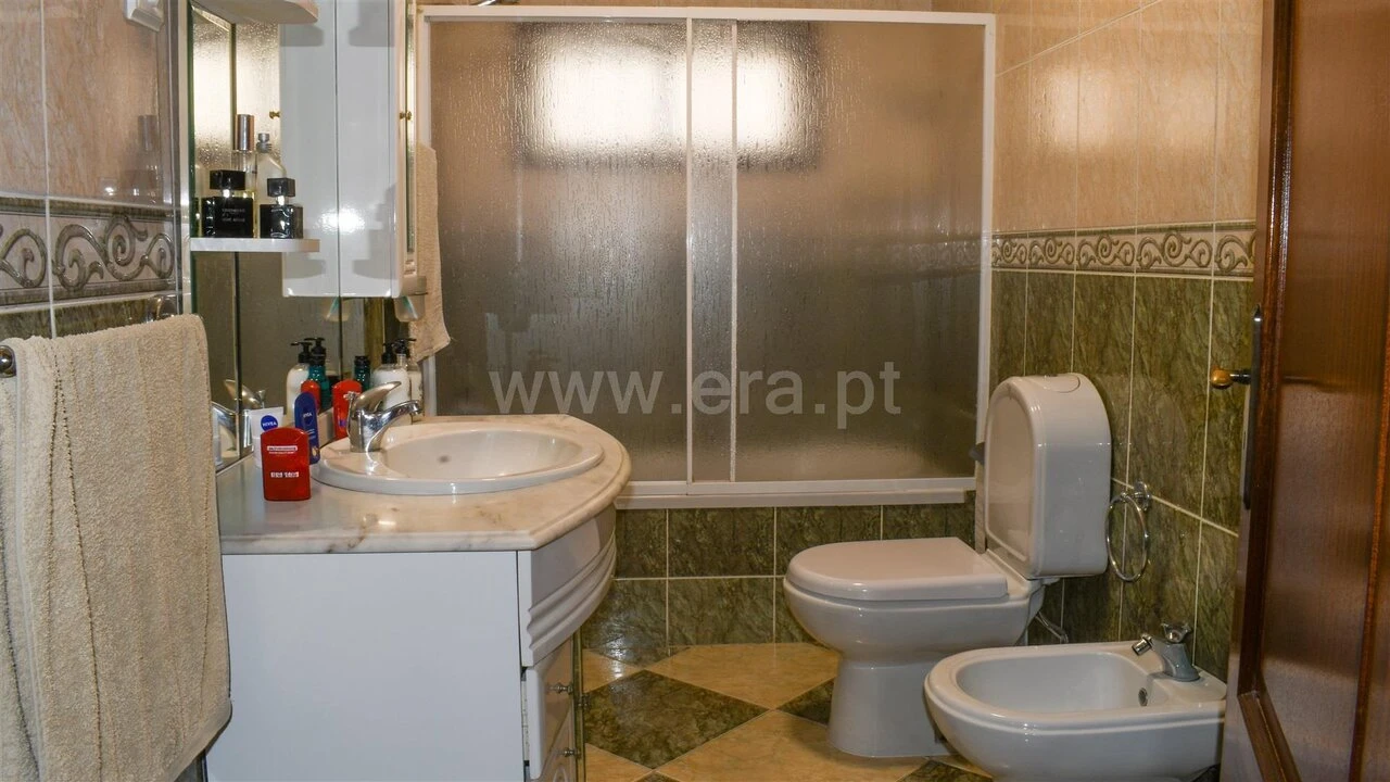 Moradia T4 para Venda em Vila Boa do Bispo Foto 9