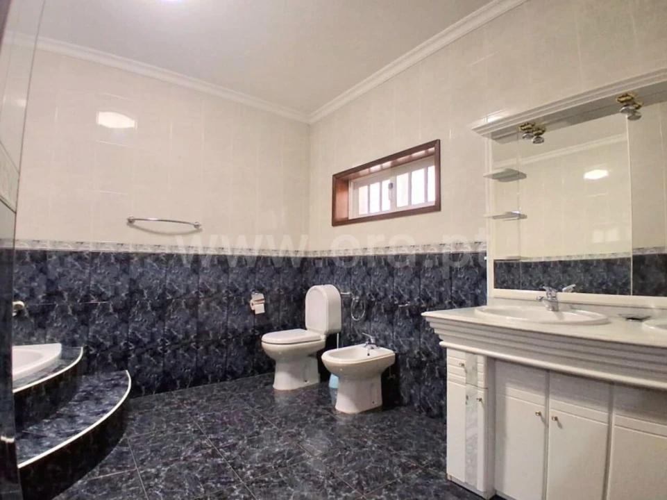 Moradia T4 para Venda em Vila Boa do Bispo Foto 19