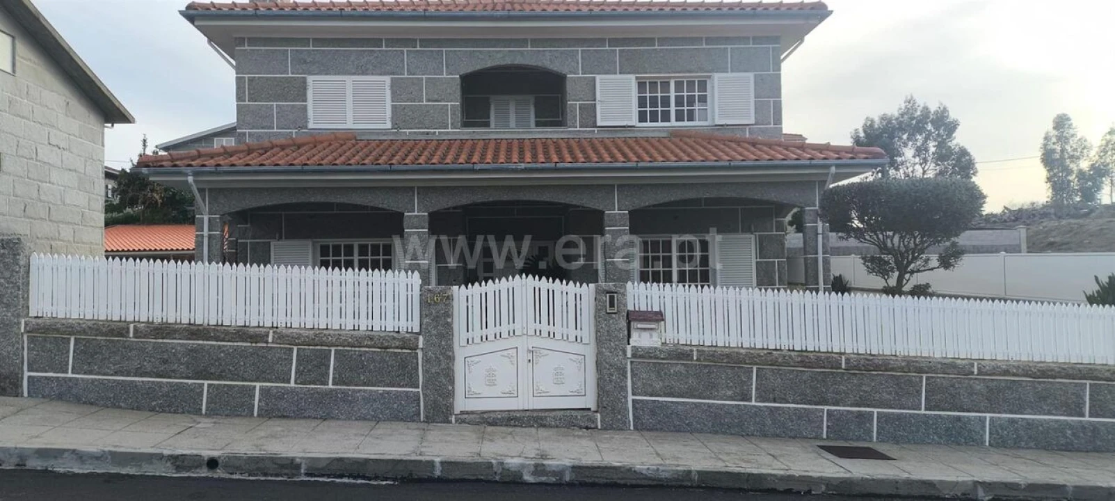 Moradia T4 para Venda em Vila Boa do Bispo Foto 1