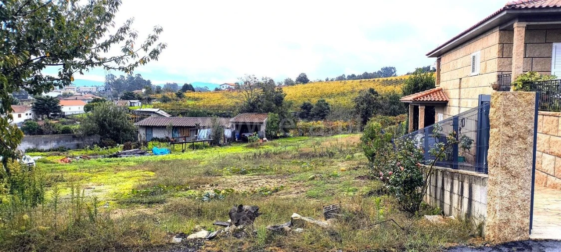 Terreno para Venda em Alpendorada, Várzea e Torrão Foto 1