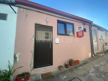 Moradia T2 para Venda em Lordelo do Ouro e Massarelos