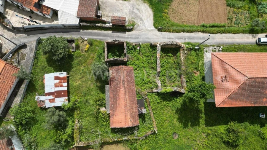 Moradia T0 para Venda em Santa Maria de Sardoura Foto 5