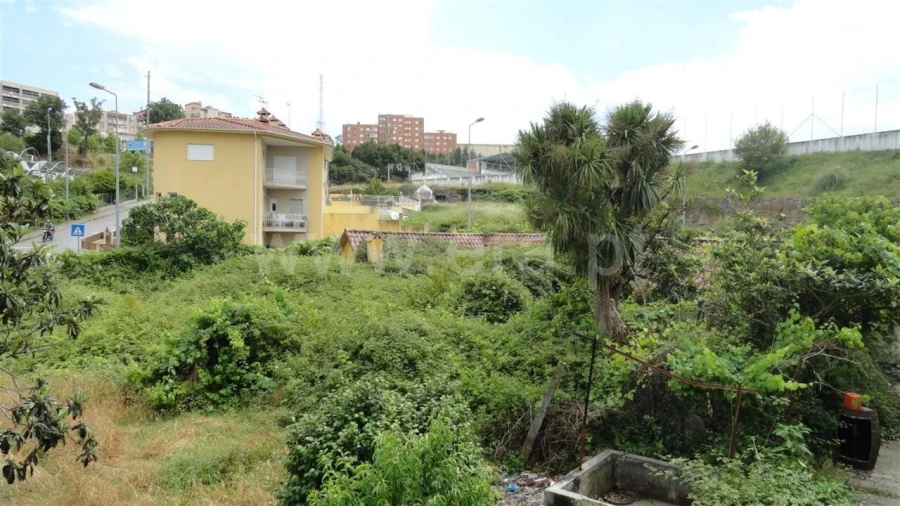 Moradia T1 para Venda em Alpendorada, Várzea e Torrão Foto 1