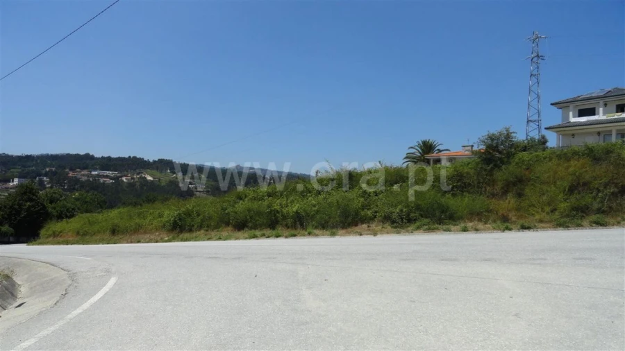 Terreno para Venda em Sobretamega Foto 2