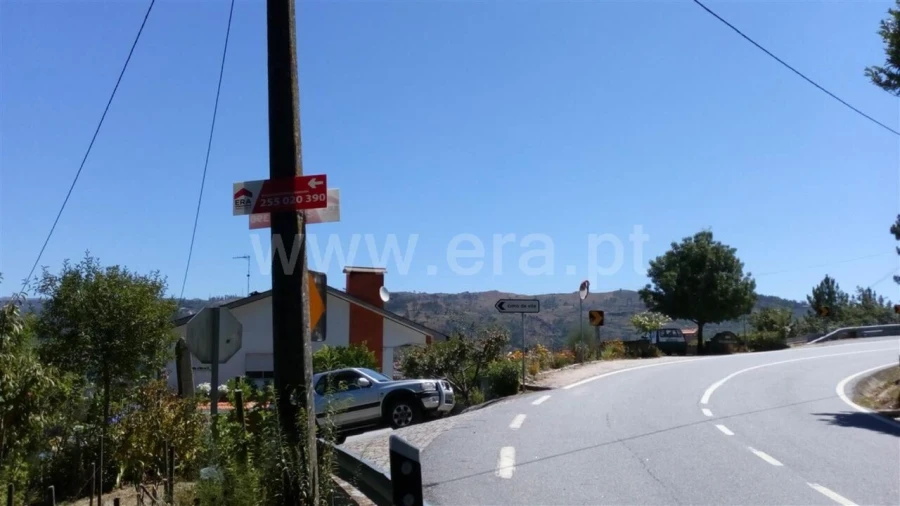 Terreno para Venda em Oliveira do Douro Foto 2