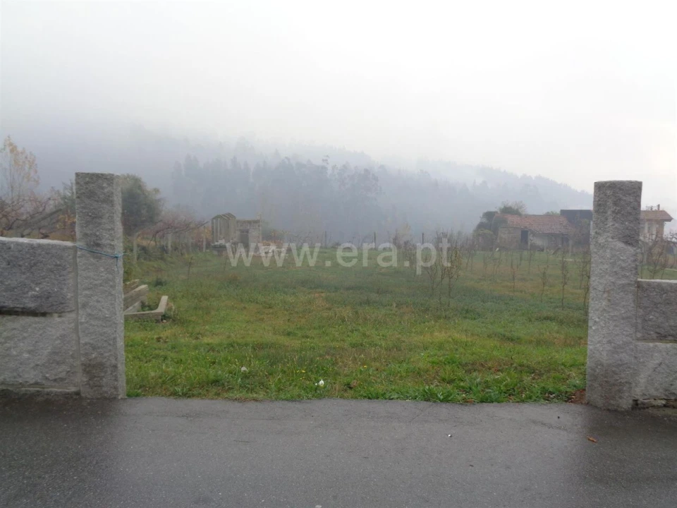 Terreno para Venda em Sande e São Lourenço Foto 2