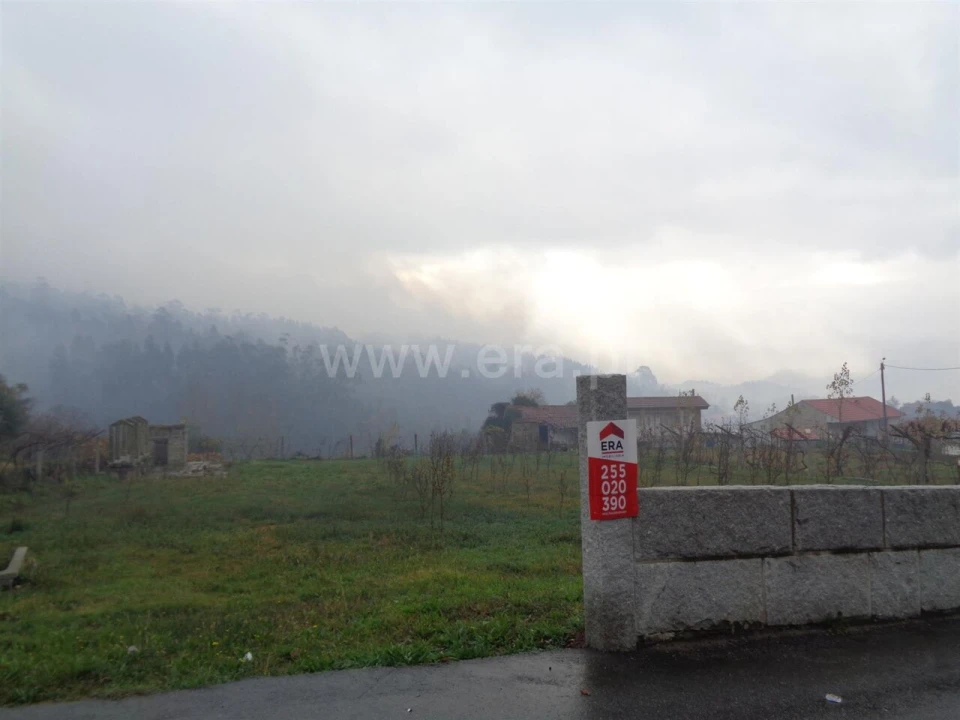 Terreno para Venda em Sande e São Lourenço Foto 3