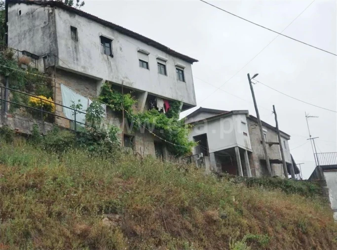 Moradia T2 para Venda em Oliveira do Douro