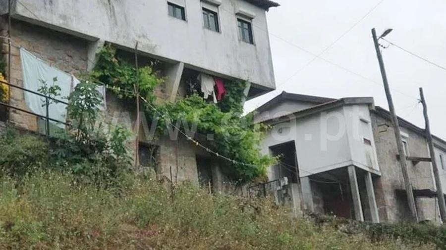 Moradia T2 para Venda em Oliveira do Douro