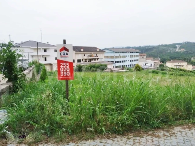 Terreno para Venda em Vila Boa de Quires e Maureles Foto 1