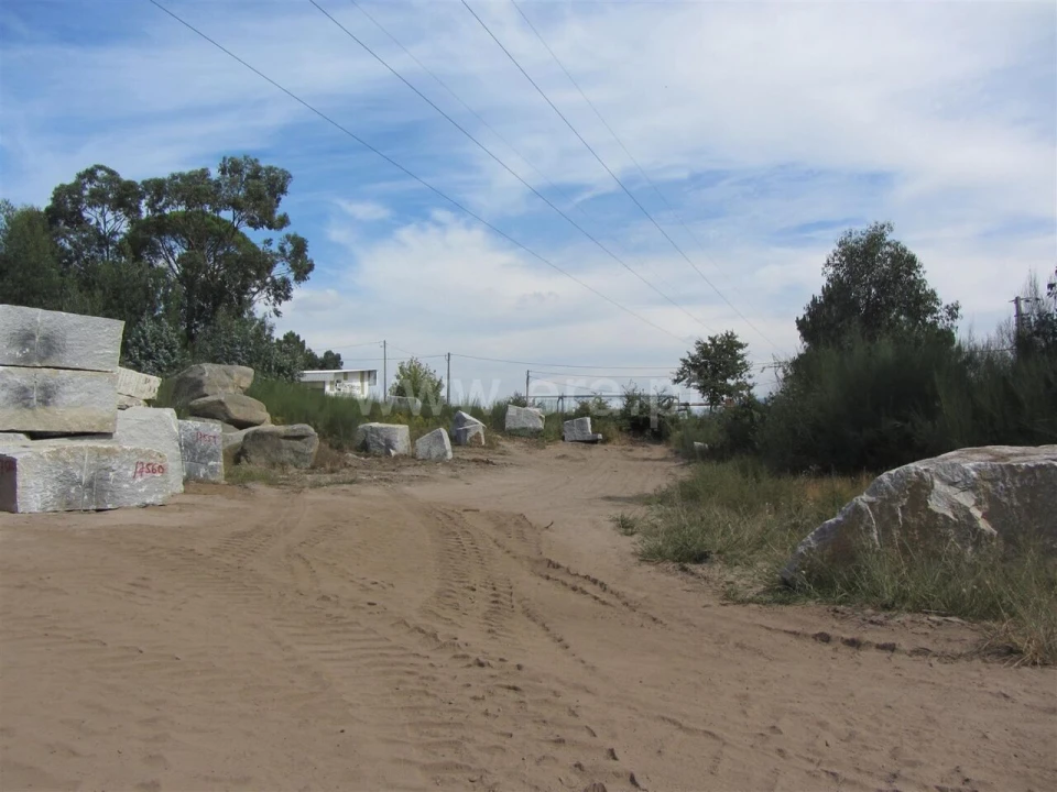 Terreno para Venda em Alpendorada, Várzea e Torrão Foto 2