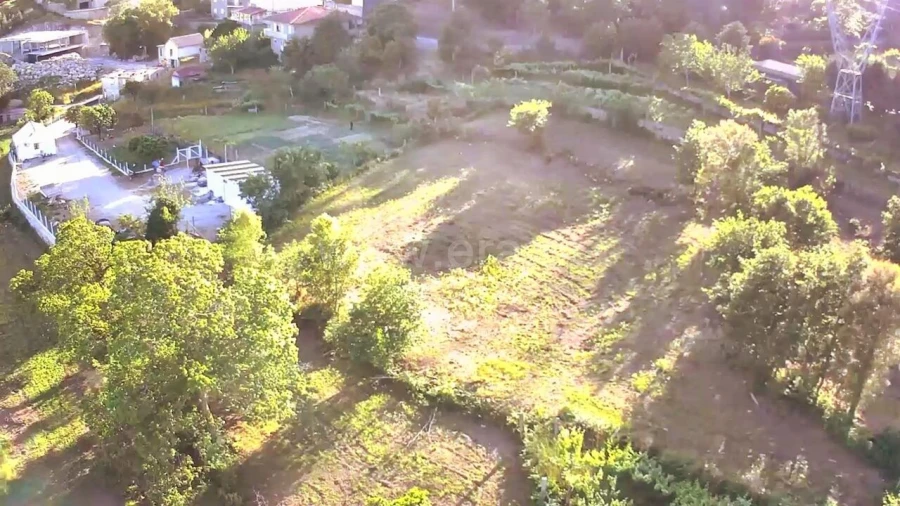 Terreno para Venda em Alpendorada, Várzea e Torrão Foto 1