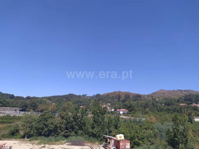 Terreno para Venda em Sande e São Lourenço Foto 5