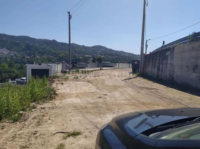 Terreno para Venda em Sande e São Lourenço Foto 3