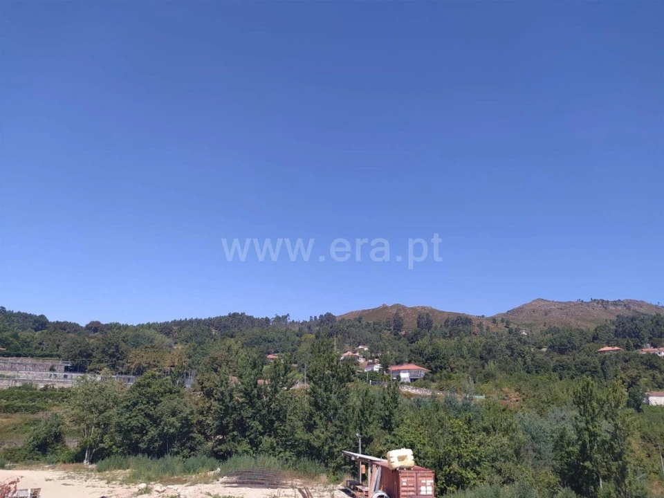 Terreno para Venda em Sande e São Lourenço Foto 5
