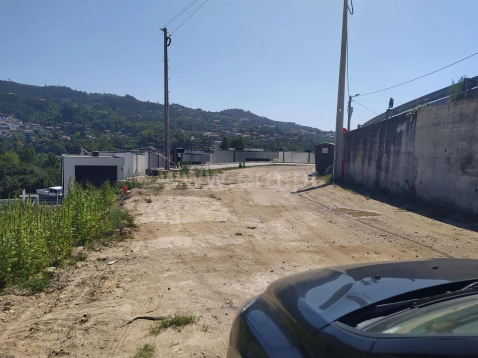 Terreno para Venda em Sande e São Lourenço Foto 3