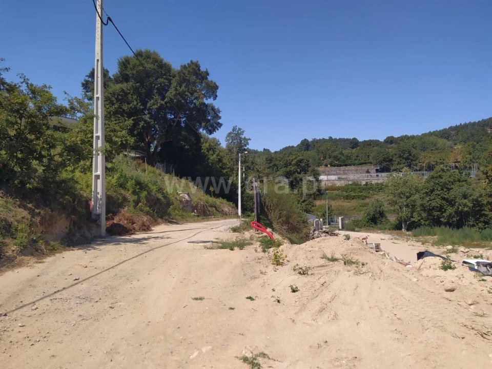 Terreno para Venda em Sande e São Lourenço Foto 4