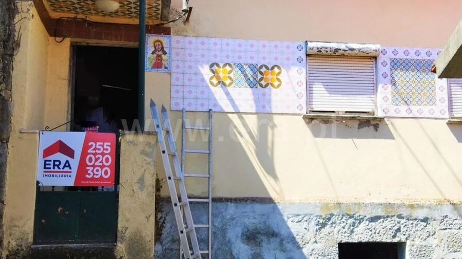 Moradia T3 para Venda em Paus