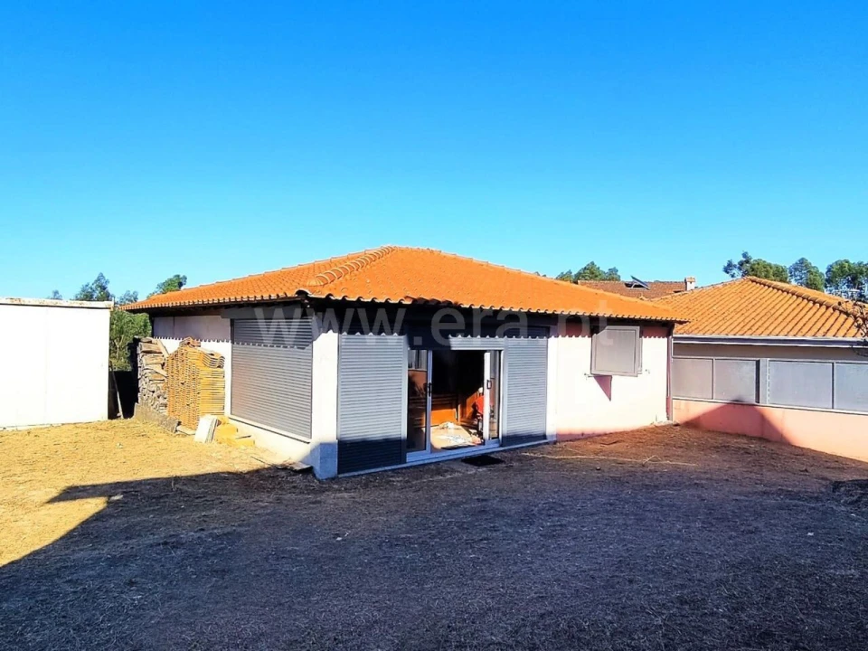 Terreno para Venda em Vila Boa de Quires e Maureles Foto 1