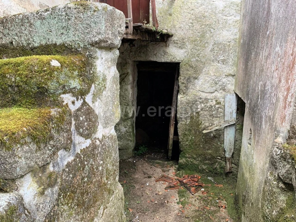 Moradia T0 para Venda em Santa Marinha do Zezere Foto 5