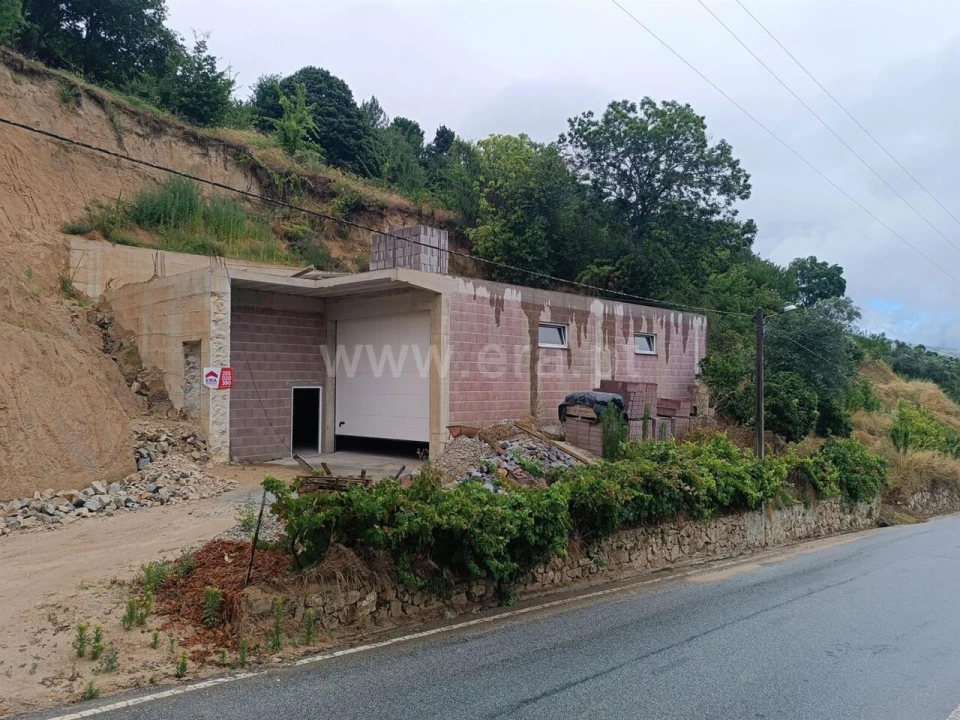 Terreno para Venda em São João de Fontoura Foto 1